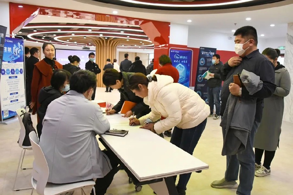 �f�����f��������й��I(y��)��(li��n)�W(w��ng)һ�w���M(j��n)�@�^(q��)���ٳ�ǧ�@�С��ߔ�(sh��)�ֻ��˲���Ӗ(x��n)�������Ͷ�Ƽ���(chu��ng)�@�ɹ��e�k