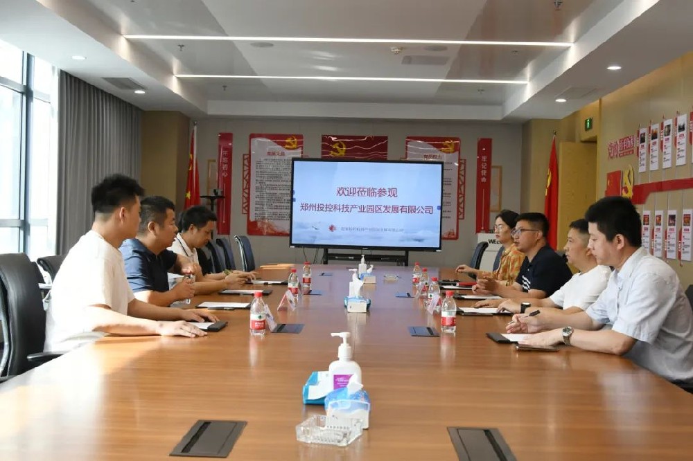 �ۄݡ��x�ܡ����A������������̄�(w��)�f(xi��)�������ώ�����W(xu��)һ���W�R��Ͷ�Ƽ���(chu��ng)�@���^�{(di��o)��